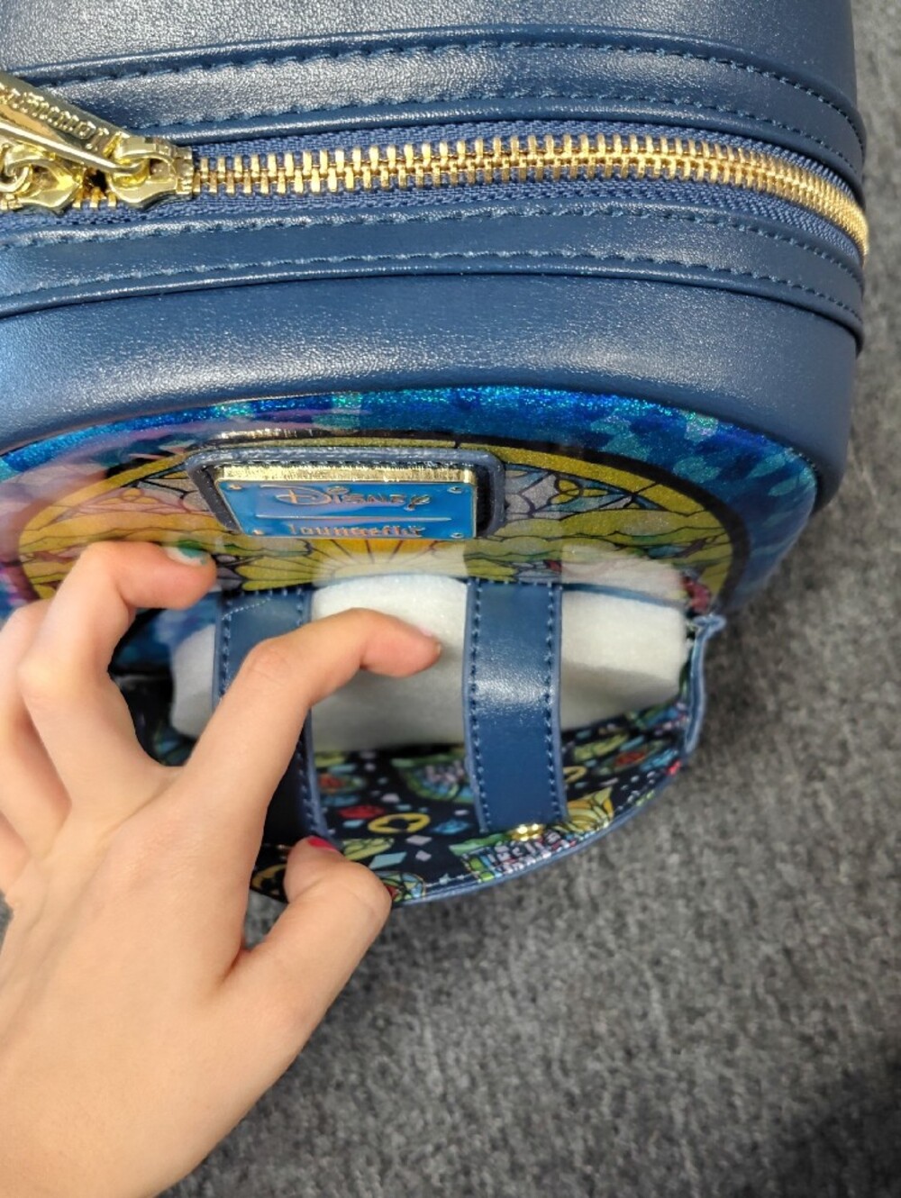 Loungefly Blue Multi Snow White Stained Glass Mini Backpack - Picture 4 of 5